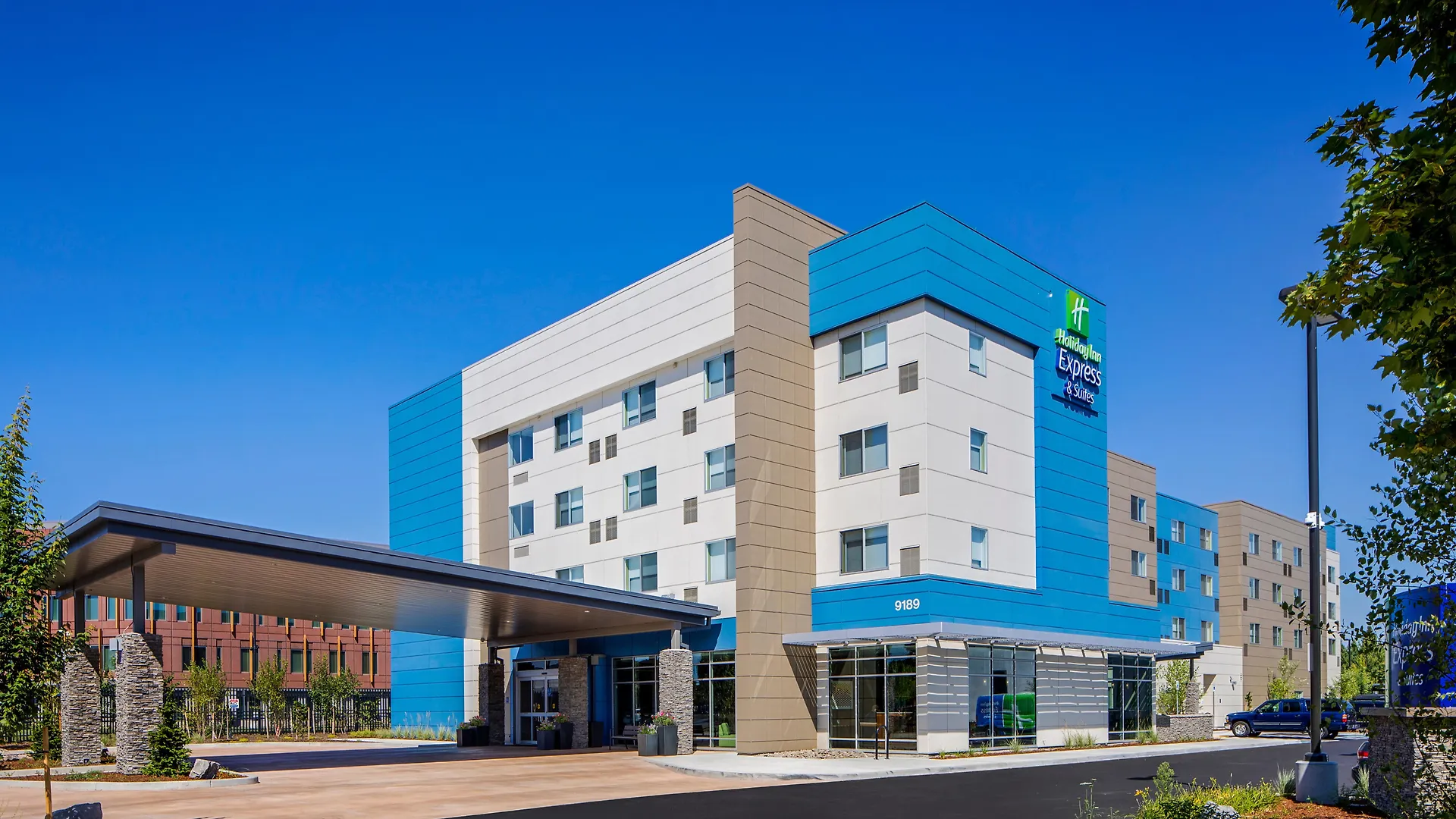 Holiday Inn Express & Suites - Portland Airport - Cascade Stn By Ihg