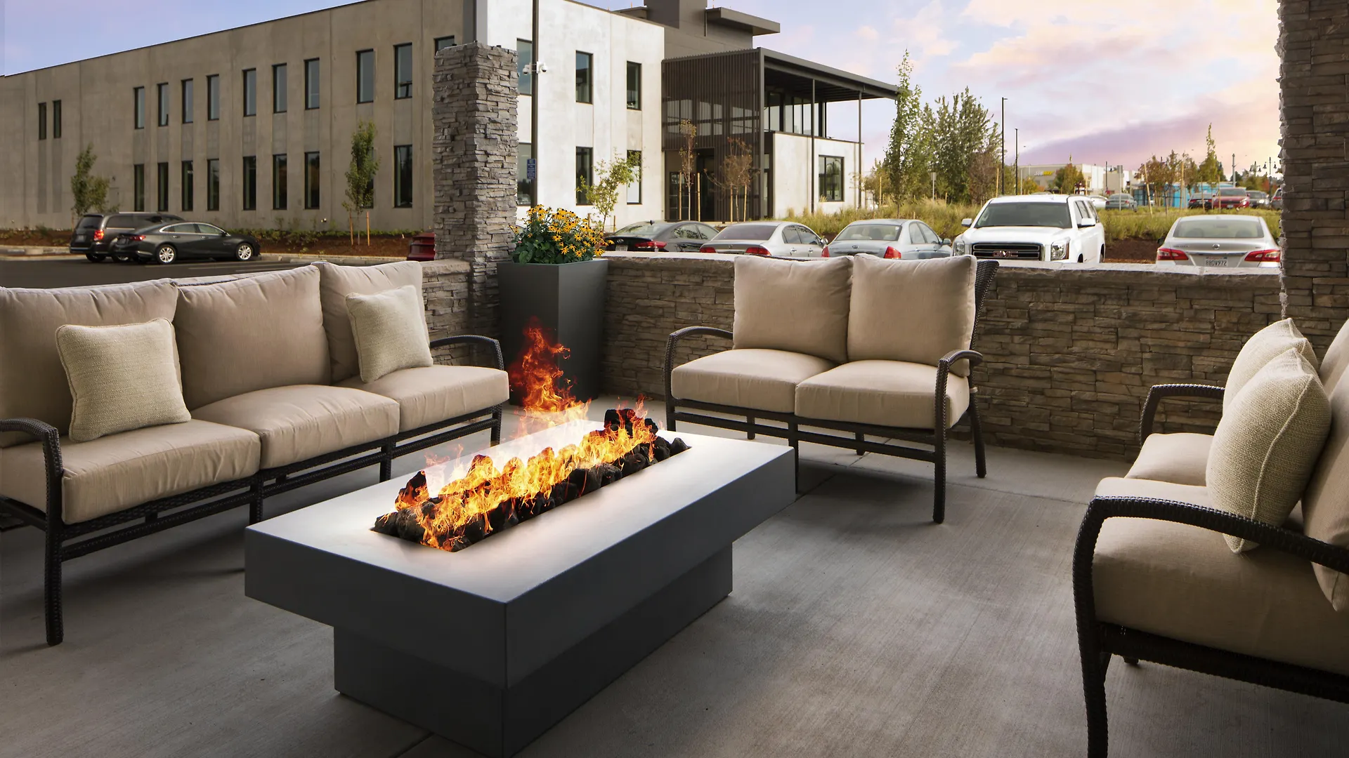 Holiday Inn Express & Suites - Portland Airport - Cascade Stn By Ihg Hotel